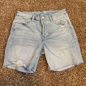 NWOT || Old Navy || Distressed Denim Shorts 7” Inseam Size 14